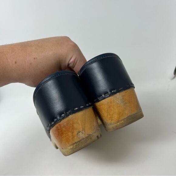 Sven NAVY BLUE Leaf Punch Swedish Clogs Size 37 or US 6.5-7 - Picture 7 of 12